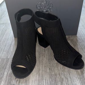 Vince Camuto Lavette - Black Soft Nubuck